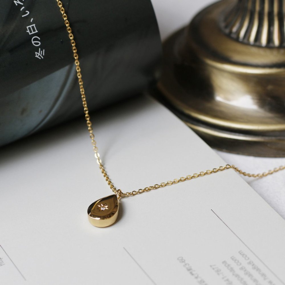NEW 18K Gold Plated Teardrop Diamond Star Necklace - Picture 5 of 7